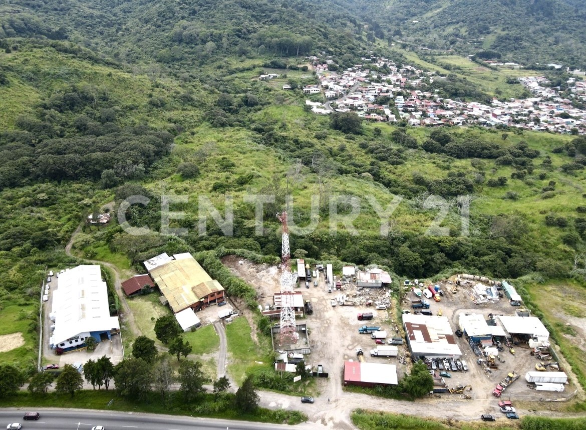 VENTA DE IMPRESIONANTE PROPIEDAD DE 32 HECTÁREAS – TRES RÍOS, CARTAGO — Foto 2