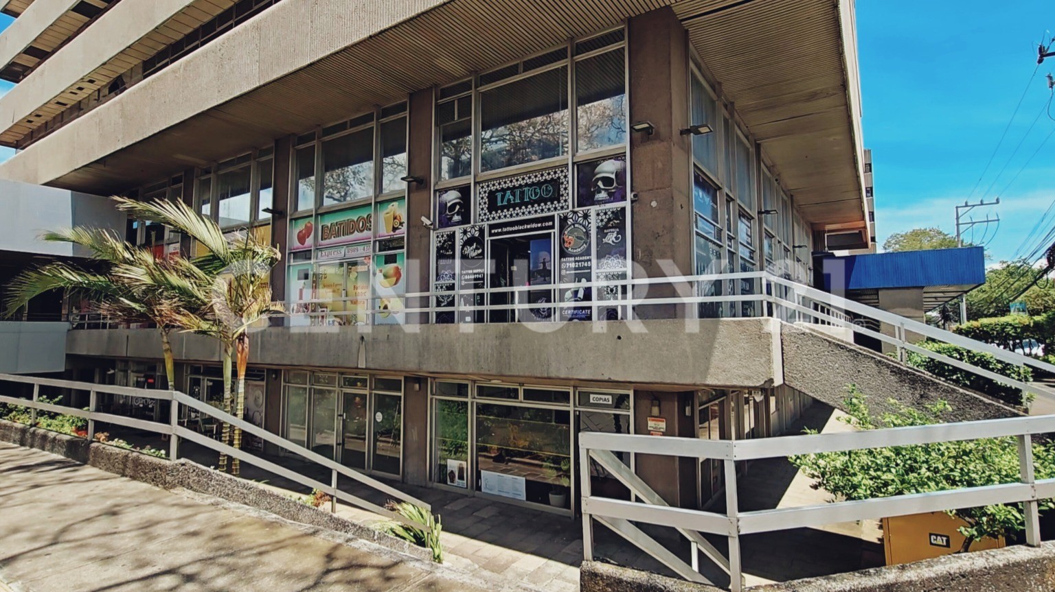 ALQUILER DE LOCAL COMERCIAL EN CENTRO COLÓN — Foto 2