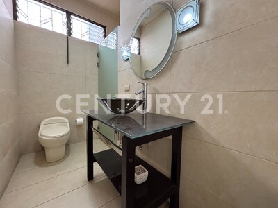 ALQUILER DE CASA USO MIXTO EN BARRIO ESCALANTE, 1 SOLA PLANTA — Foto 11