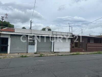 SE VENDEN 3 LOCALES Y 1 APARTAMENTO EN HATILLO 1 — Foto 2