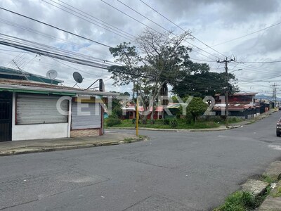 SE VENDEN 3 LOCALES Y 1 APARTAMENTO EN HATILLO 1 — Foto 4