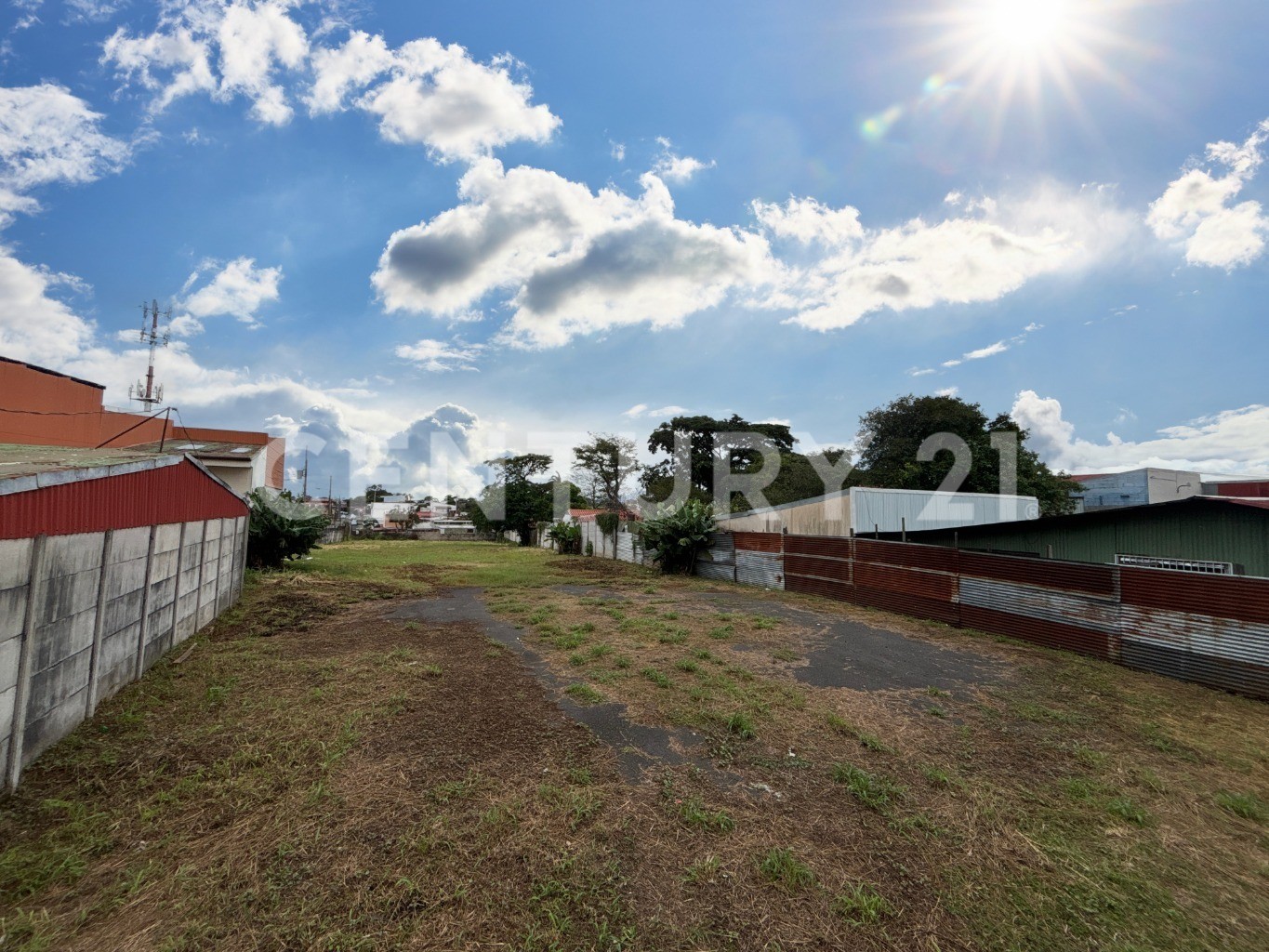 VENTA DE LOTE SOBRE CALLE PRINCIPAL – HATILLO 1, SAN JOSÉ — Foto 2