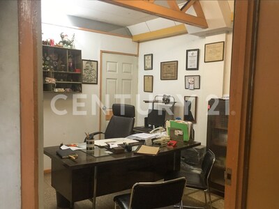 VENTA DE PROPIEDAD CON 2 LOCALES COMERCIALES Y 5 APARTAMENTOS, CRISTO REY, SAN JOSÉ — Foto 4