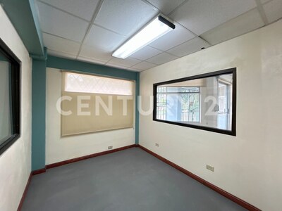 VENTA DE EDIFICIO CON OFICINAS Y APARTAMENTO – BARRIO ARANJUEZ, SAN JOSÉ — Foto 5