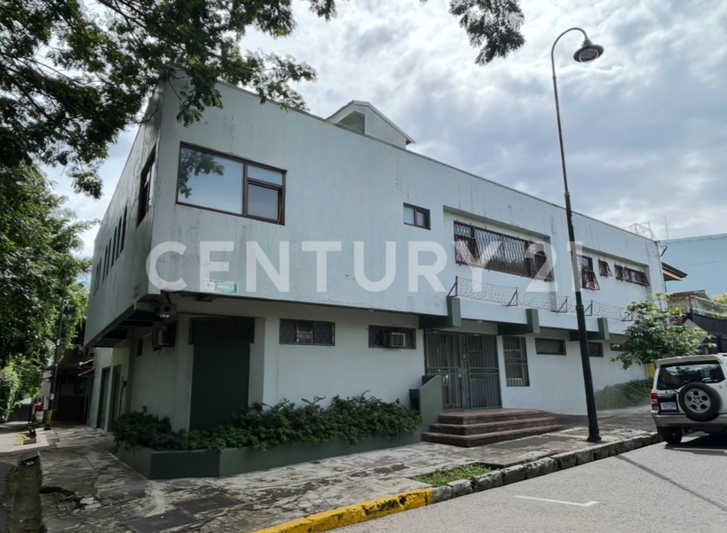 VENTA DE EDIFICIO CON OFICINAS Y APARTAMENTO – BARRIO ARANJUEZ, SAN JOSÉ — Foto 2