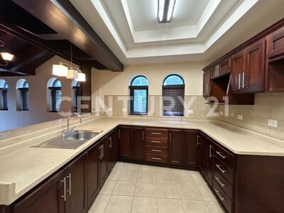VENTA DE EDIFICIO CON OFICINAS Y APARTAMENTO – BARRIO ARANJUEZ, SAN JOSÉ — Foto 15