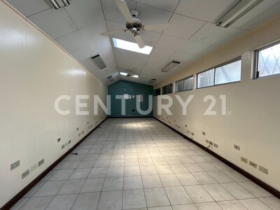 VENTA DE EDIFICIO CON OFICINAS Y APARTAMENTO – BARRIO ARANJUEZ, SAN JOSÉ — Foto 12