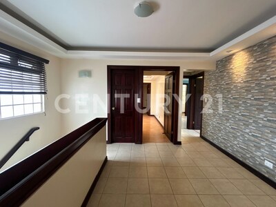 VENTA DE EDIFICIO CON OFICINAS Y APARTAMENTO – BARRIO ARANJUEZ, SAN JOSÉ — Foto 13