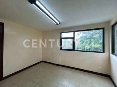 VENTA DE EDIFICIO CON OFICINAS Y APARTAMENTO – BARRIO ARANJUEZ, SAN JOSÉ — Foto 18