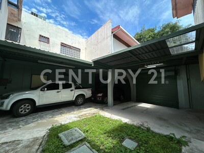 VENTA DE EDIFICIO CON OFICINAS Y APARTAMENTO – BARRIO ARANJUEZ, SAN JOSÉ — Foto 19