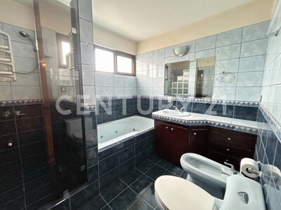 VENTA DE EDIFICIO CON OFICINAS Y APARTAMENTO – BARRIO ARANJUEZ, SAN JOSÉ — Foto 17