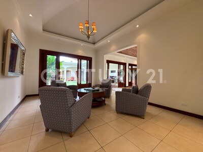 VENTA DE CASA EN RESIDENCIAL TREJOS MONTEALEGRE, ESCAZÚ — Foto 7