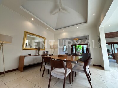 VENTA DE CASA EN RESIDENCIAL TREJOS MONTEALEGRE, ESCAZÚ — Foto 4