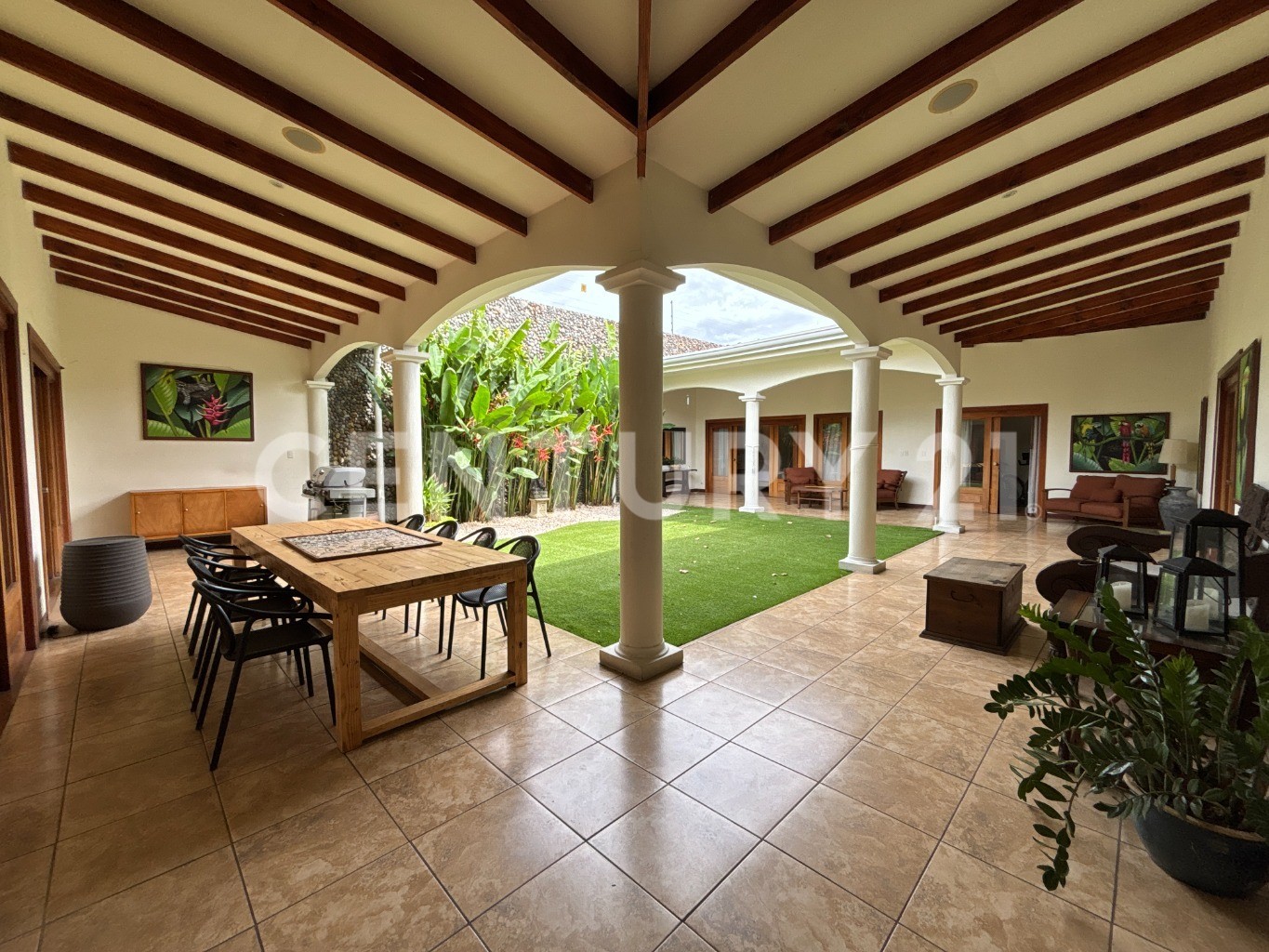 VENTA DE CASA EN RESIDENCIAL TREJOS MONTEALEGRE, ESCAZÚ — Foto 2
