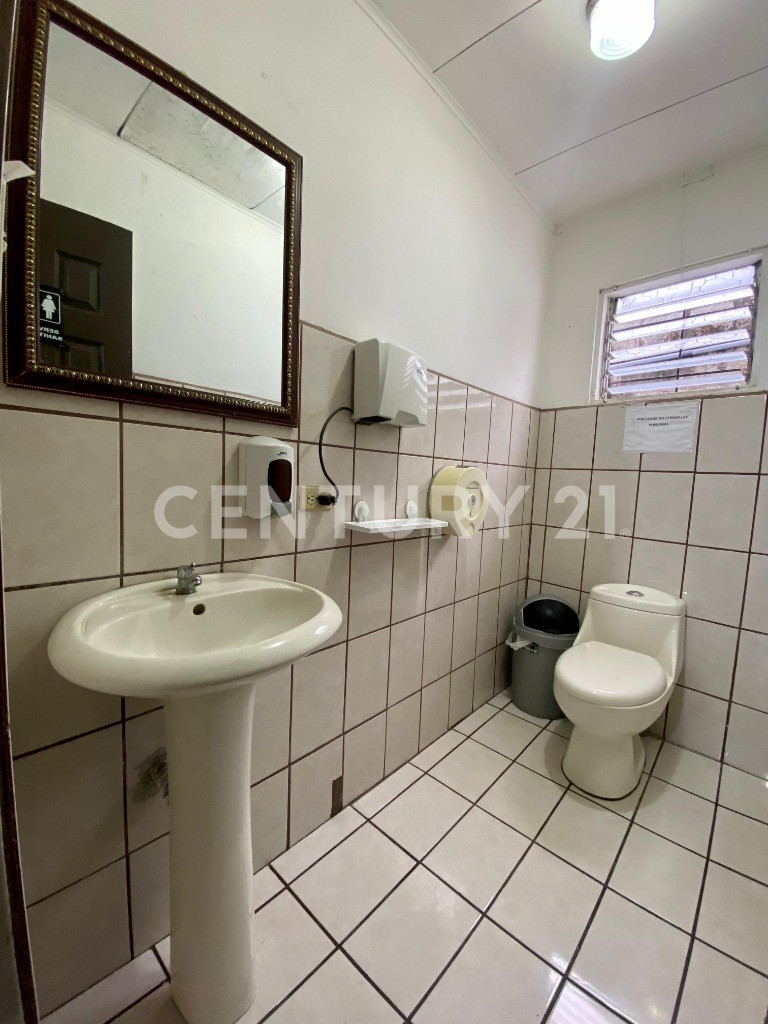 ALQUILER DE OFICINAS EN SABANA OESTE — Foto 7