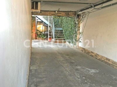 VENTA DE EDIFICIO CON LOCALES Y APARTAMENTOS EN EL CENTRO DE ALAJUELA — Foto 5