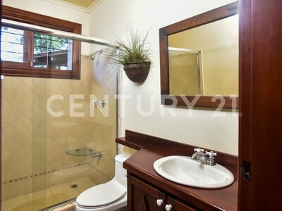 Venta de Hermosa Villa en San Rafael de Heredia — Foto 29