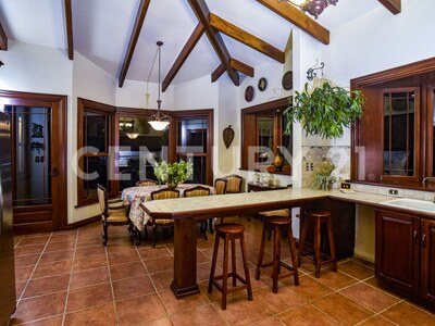 Venta de Hermosa Villa en San Rafael de Heredia — Foto 17
