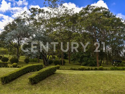 Venta de Hermosa Villa en San Rafael de Heredia — Foto 37