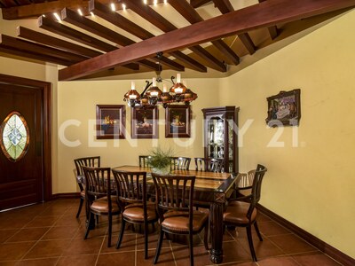 Venta de Hermosa Villa en San Rafael de Heredia — Foto 15