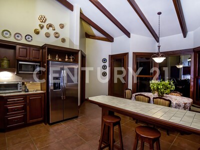 Venta de Hermosa Villa en San Rafael de Heredia — Foto 19