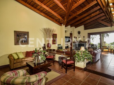 Venta de Hermosa Villa en San Rafael de Heredia — Foto 14