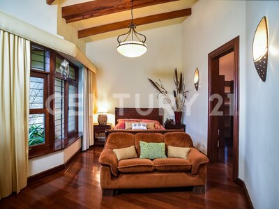 Venta de Hermosa Villa en San Rafael de Heredia — Foto 28