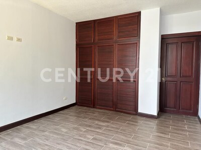 En venta apartamento en primera planta en Escazú — Foto 20