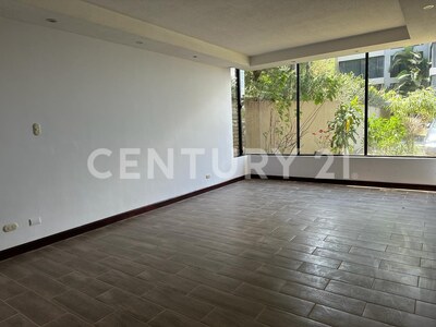 En venta apartamento en primera planta en Escazú — Foto 16