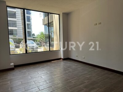 En venta apartamento en primera planta en Escazú — Foto 14