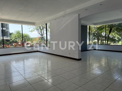 En venta apartamento en primera planta en Escazú — Foto 18