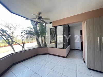 En venta apartamento en primera planta en Escazú — Foto 30