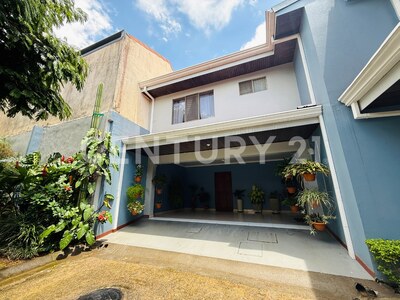 Venta de Casa en Condominio en La Uruca — Foto 4