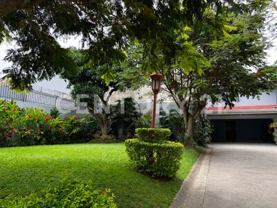 Venta de Casa en Condominio en La Uruca — Foto 3