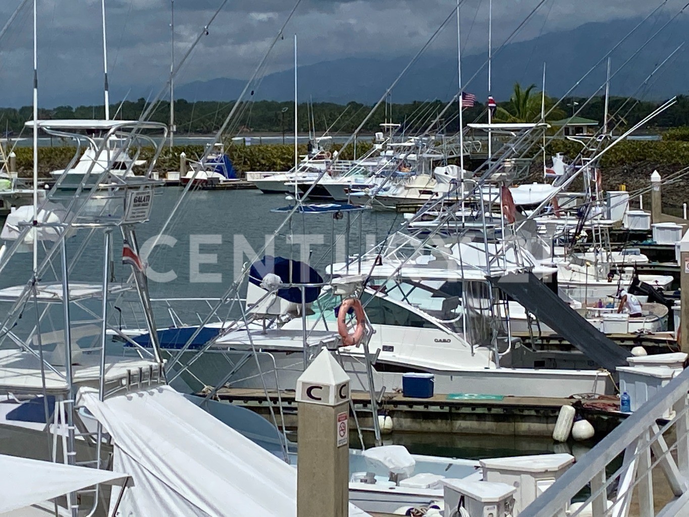 Venta de propiedad ubicada en punto comercial estratégico en Quepos — Foto 27
