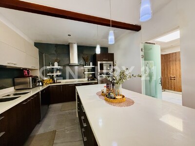 Venta de casa y oficinas en Ciudad Colón, San José — Foto 5