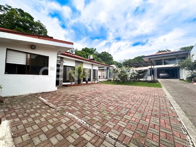 Venta de casa y oficinas en Ciudad Colón, San José — Foto 17