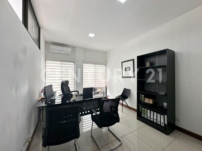 Venta de casa y oficinas en Ciudad Colón, San José — Foto 19