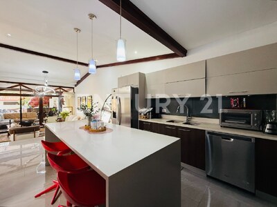 Venta de casa y oficinas en Ciudad Colón, San José — Foto 6
