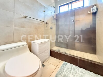 Venta de hermosa casa en Brasil Santa Ana — Foto 17