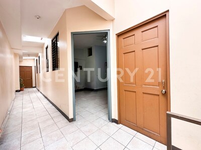 VENTA DE EDIFICIO COMERCIAL EN CARTAGO — Foto 8
