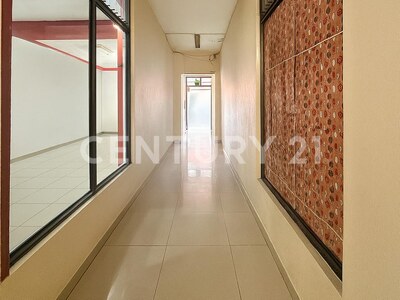 VENTA DE EDIFICIO COMERCIAL EN CARTAGO — Foto 4