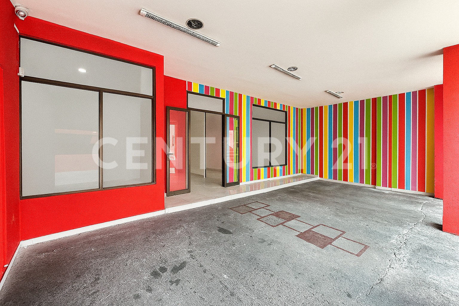 VENTA DE EDIFICIO COMERCIAL EN CARTAGO — Foto 2