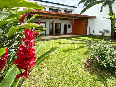 En venta casa en Lomas de Ayarco Sur- Curridabat — Foto 8