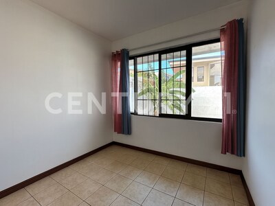 En venta casa en Lomas de Ayarco Sur- Curridabat — Foto 19