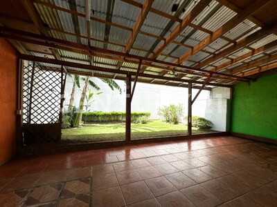 En venta casa en Lomas de Ayarco Sur- Curridabat — Foto 7