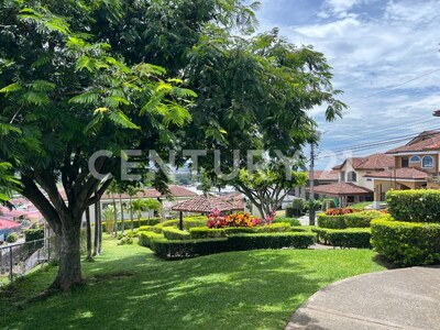 Venta de casa en Condominio en Ulloa, Heredia — Foto 2