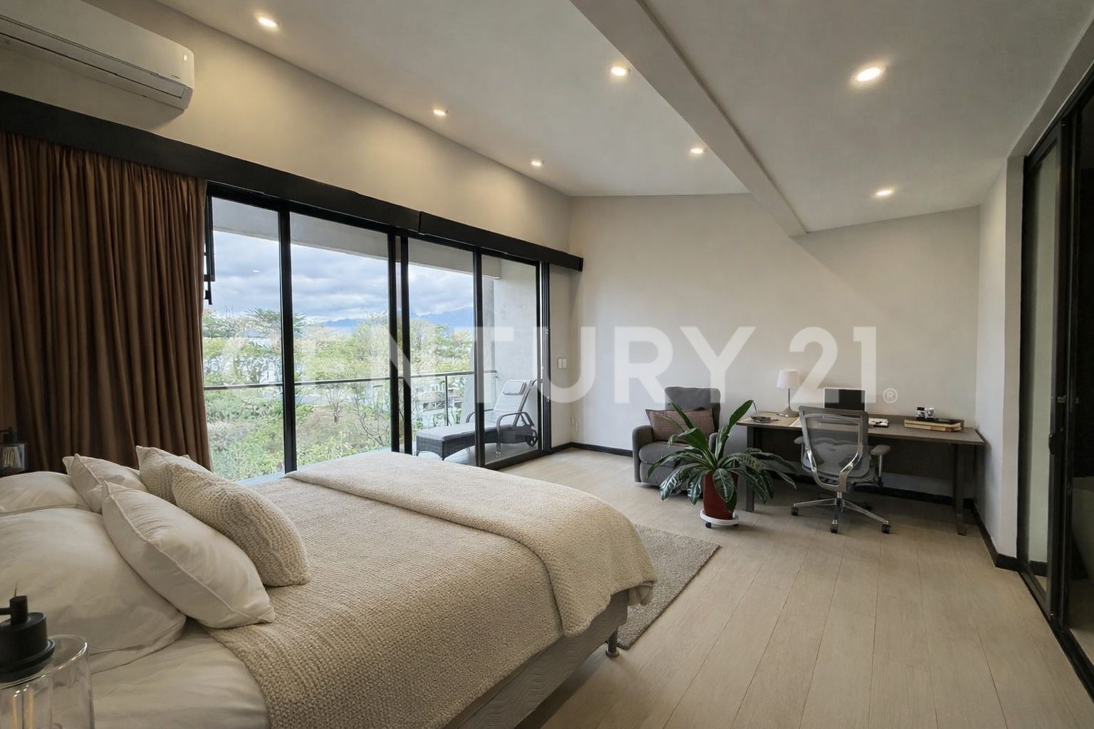 Venta de Exclusiva Residencia Familiar en Francosta – Ulloa, Heredia — Foto 21