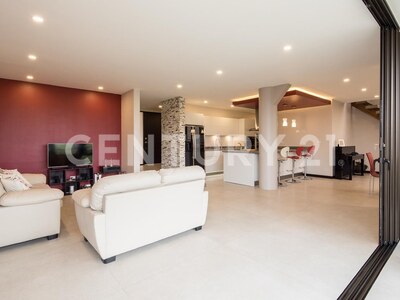 Venta de Exclusiva Residencia Familiar en Francosta – Ulloa, Heredia — Foto 9