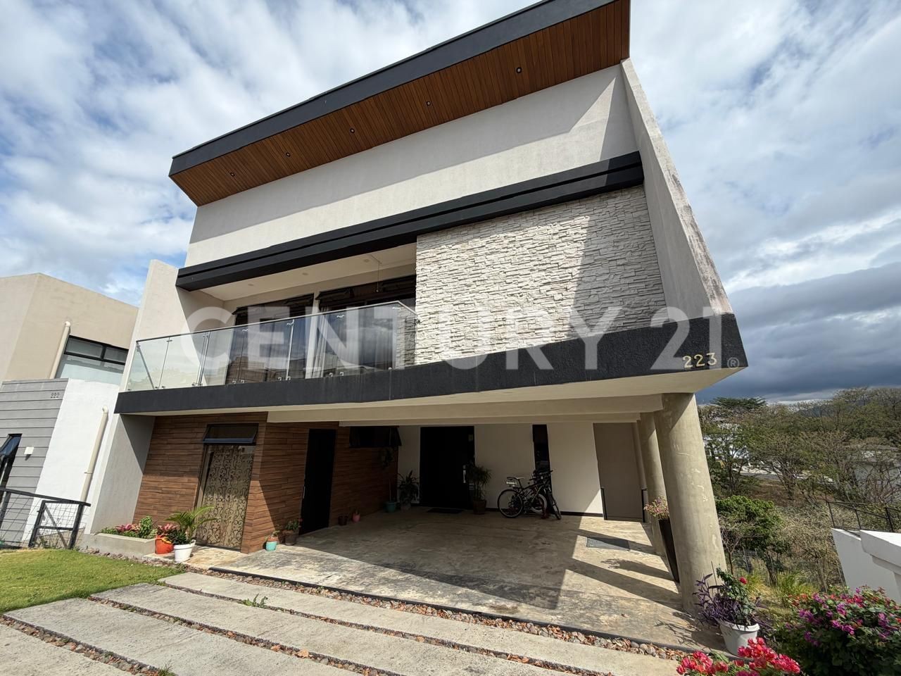 Venta de Exclusiva Residencia Familiar en Francosta – Ulloa, Heredia — Foto 2